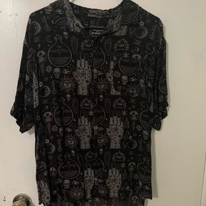 Delusions of grandeur buttonup shirt size large